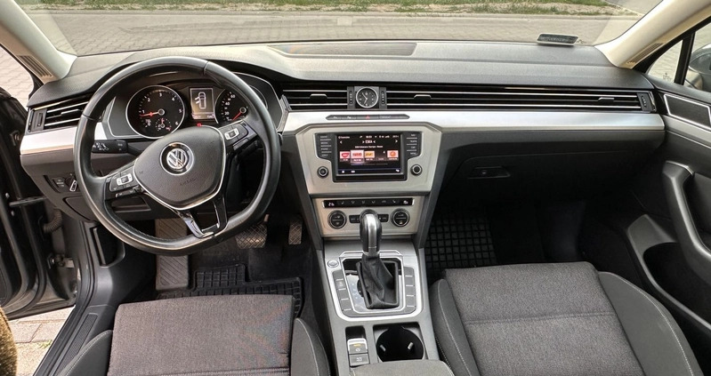 Volkswagen Passat cena 70900 przebieg: 119500, rok produkcji 2017 z Ostrzeszów małe 277